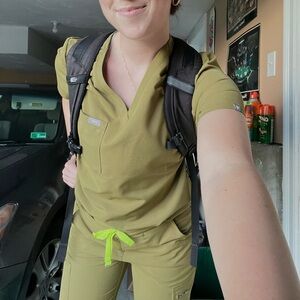 Figs green scrubs gently used